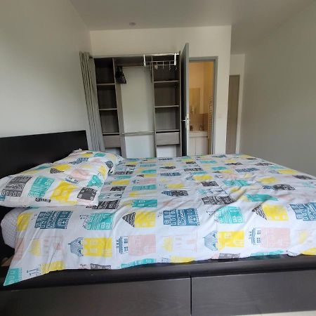 Residence De La Gare, Chambre Meublee ロンジュモー エクステリア 写真