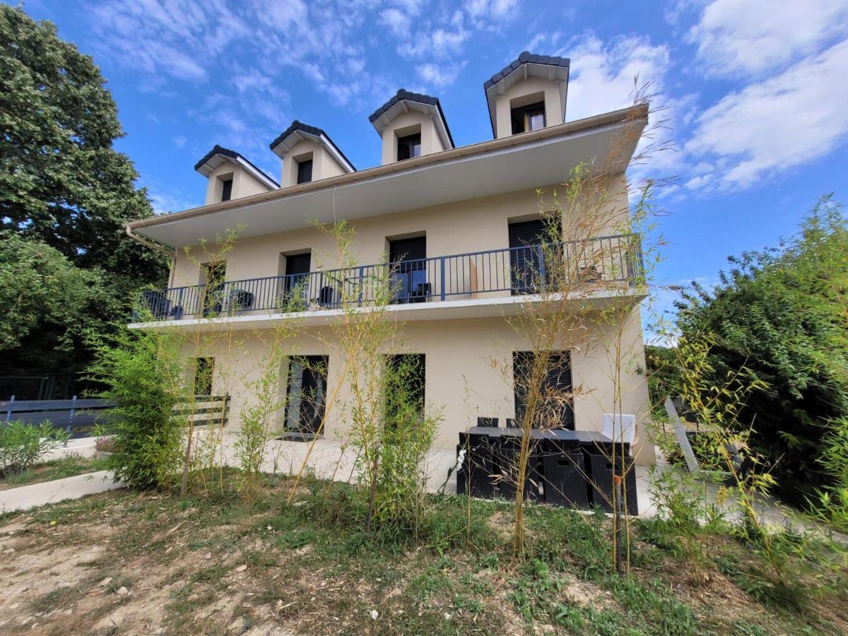 Residence De La Gare, Chambre Meublee ロンジュモー エクステリア 写真
